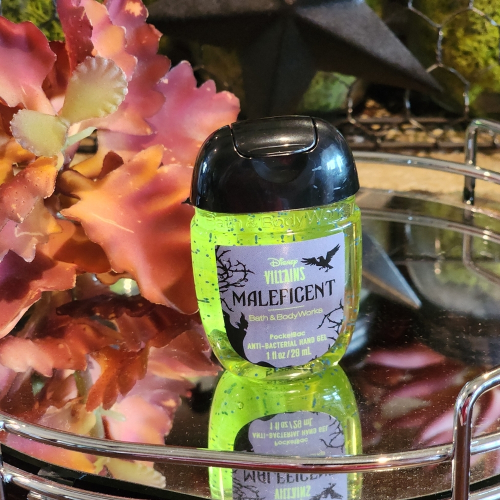 DISNEY Villains Maleficient Pocketbac - Picture 4 of 7